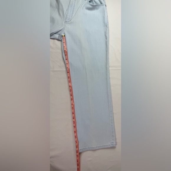 Chicos High-Rise Straight-Leg Crop Jeans Light Blue Size 12 or Large - Picture 7 of 7
